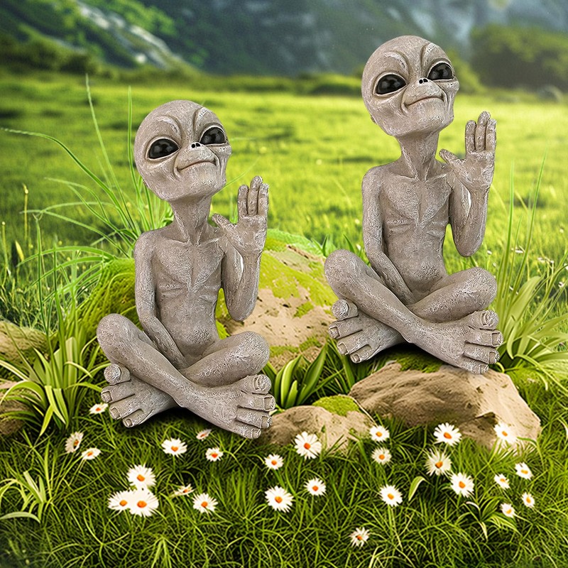 AOVNA Alien Statue Resin Alien Ornament Outer Space Alien Garden