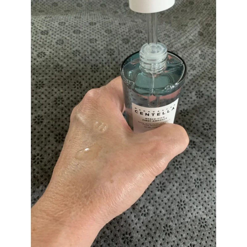 Skin1004 Madagascar Centella Hyalu Cica First Ampoule Suero