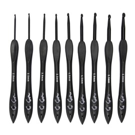 Black Crochet Hooks Set 2.0-6.0mm Ergonomic Handle Reduce Cramps, Multiple Sizes for Blankets, Hats, Scarves with Easy Identification, Ideal Gift