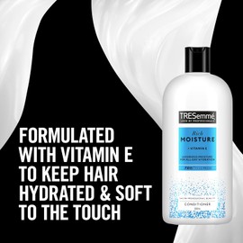 TRESemmé Moisture Rich Conditioner with Vitamin E – For Dry, Damaged Hair (900ml)