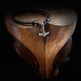 HANA LIMA Thorshammer Lederhalskette Herrenkette Damenkette Lederkette Halskette Thor Hammer Mjölnir Surferkette