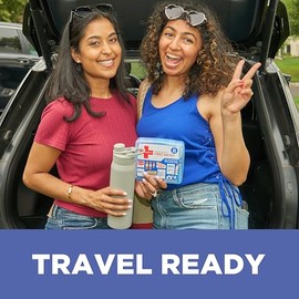 Johnson & Johnson - Kit portátil de primeros auxilios de emergencia para el cuidado de heridas menores con vendas adhesivas, almohadillas para orejas de gasa y más, ideal para viajes, coche y sobre la marcha, 80 piezas