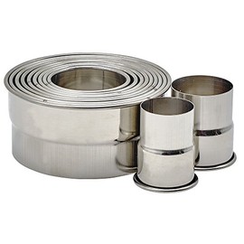 Winco 11 Piece Heavy Stainless Steel Plain Round 1-3/8" to 4" Diameter x 2"H Cookie Cutter Set