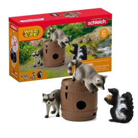 Schleich Wild Life, 5-Piece Playset, Animal Toys for Boys and Girls 3-8 Years Old, Nutty Mischief