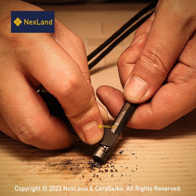 NexLand F880 Ferro Rod Fire Starter Survival Tool Ceramic Striker
