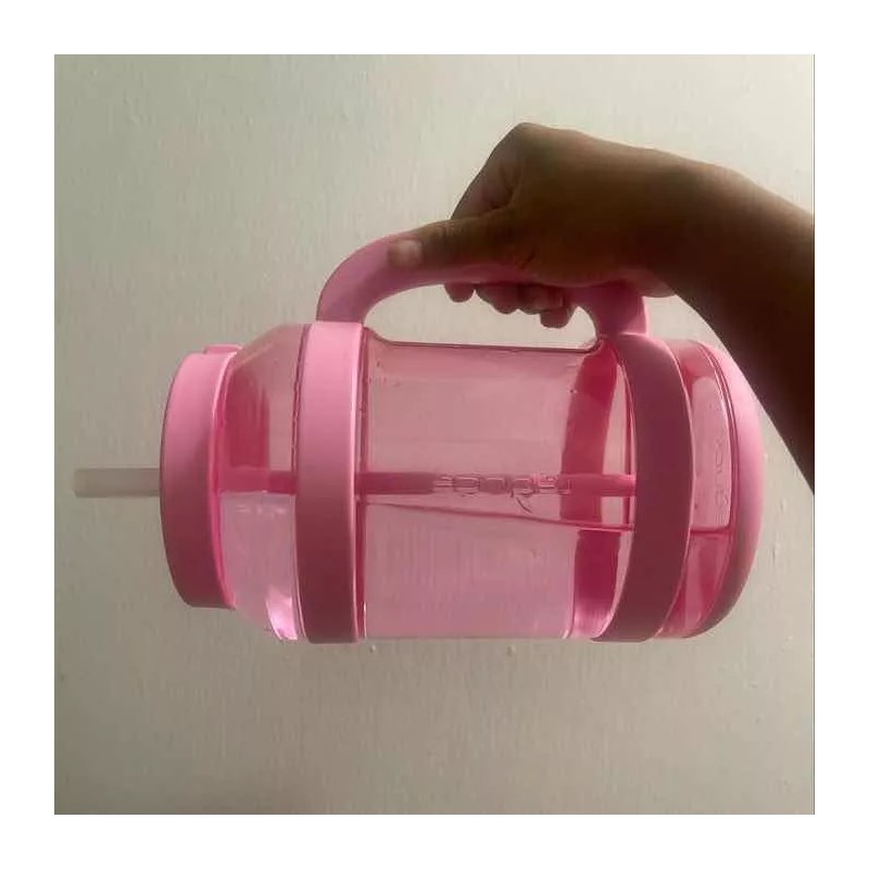 Reduce Botella De 2.36 Lts Con Agarradera Y Pajilla Color