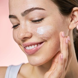 Bliss Bright Idea Vitamin C + Tri-Peptide Eye Cream - Collagen Protecting - Brightens Skin - Diminishes Dark Spots & Visibly Firms Eyes - Clean - Vegan & Cruelty-Free