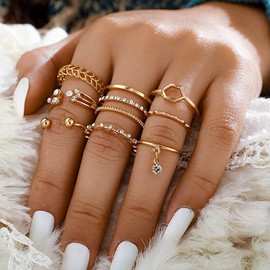 Unicra Boho Punk Rings Sets Vintage Gold Crystal Pendant Joint Ankle Ring Set Gold-Plated 8 Pieces Rings for Women and Girls