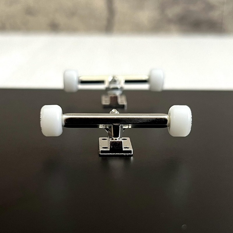 NOAHWOOD Pro Fingerboard 36mm Six Truck (36mm Silvery)