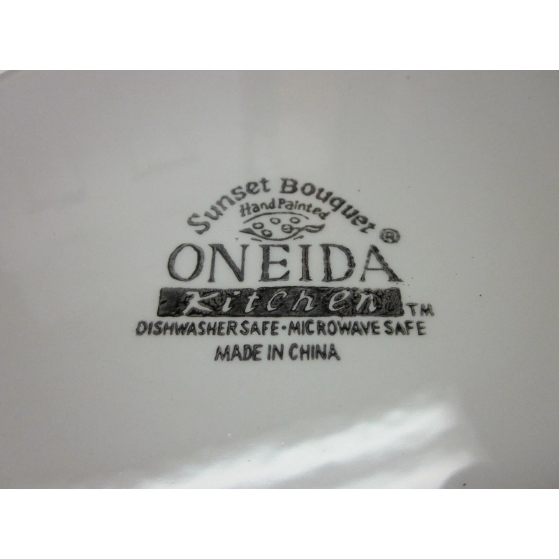 ONEIDA NIB ONEIDA KITCHEN HAND PAINTED DINNER PLATES SUNSET BOUQUET
