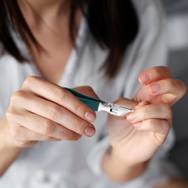 Angled Nail Clippers, Anti-Splash Toenails Trimmer, Heavy-Duty Ergonomic Splash-proof Nail Clippers for Salon, Travel, Home, Men Toddler Women