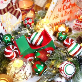 Pack of 30 Plastic Christmas Baubles, Christmas Bauble Ornaments, 6 cm Christmas Baubles, Tree Decoration Christmas Tree Baubles Set for Christmas Decoration, Wedding, Birthday Party (Red, Green and