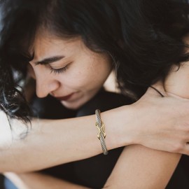 Mytys Cable Wire Cuff Bangles for Women,Mytys Retro Antique Gold Cable Bracelet Christmas Birthday Gift Bangle for Women (B)