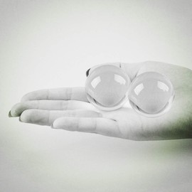 DSJUGGLING Clear Acrylic Contact Juggling Ball 45mm for Small hands & Super Mini Transparent Practice Juggling Ball Sets Suitable for Multiple Balls Contact Juggling (2 x 45 mm)