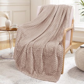 Exclusivo Mezcla Camel Fleece Throw Blanket for Couch and Bed, 50x70 Inches Soft Cozy 3D Decorative Jacquard Flannel Blankets, Lightweight Fuzzy Plush Warm Throws for All Seasons
