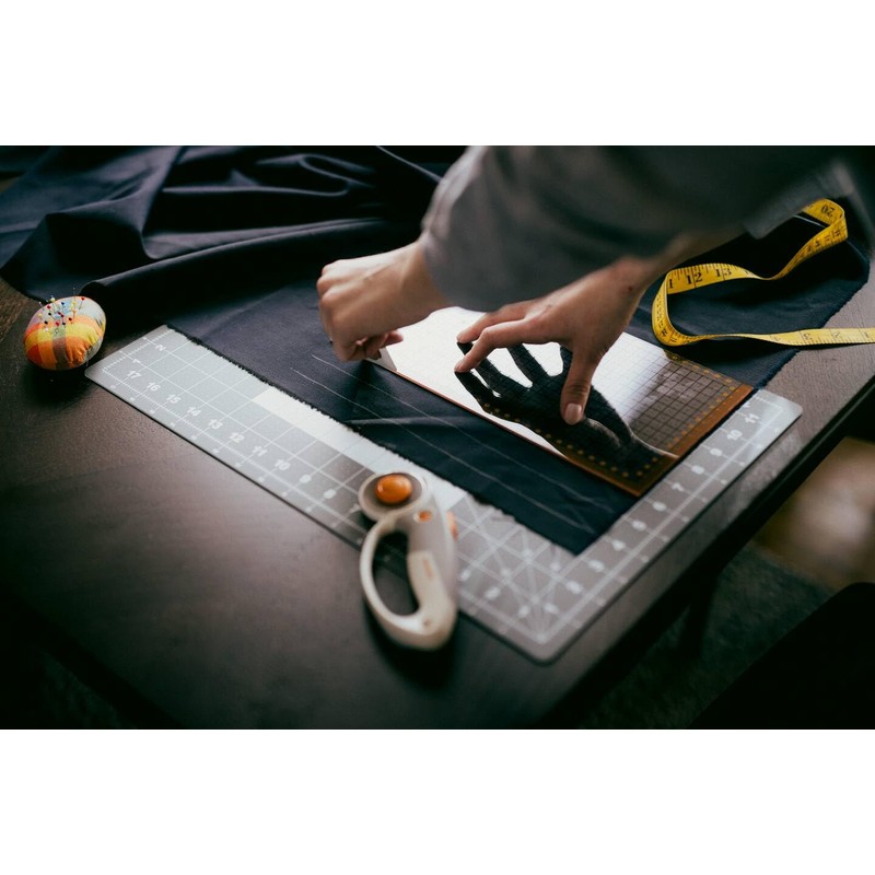 Fiskars Patchwork Ruler 15x30cm Highlighted 1cm Seam Allowance Interrupted Half