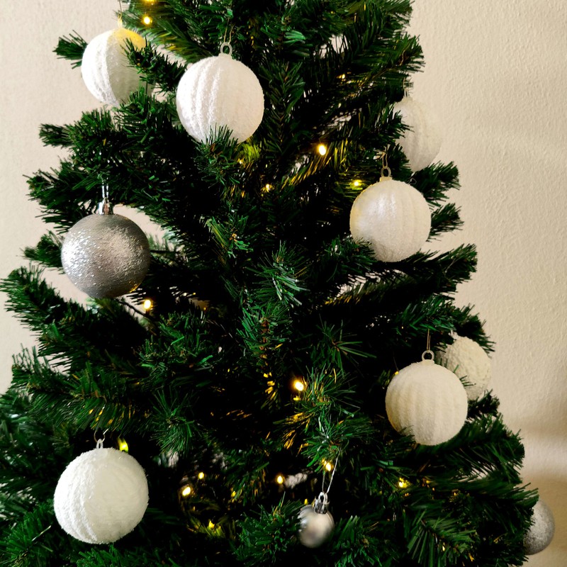 DARO DEKO Christmas Baubles with Snow Diameter 7 cm –