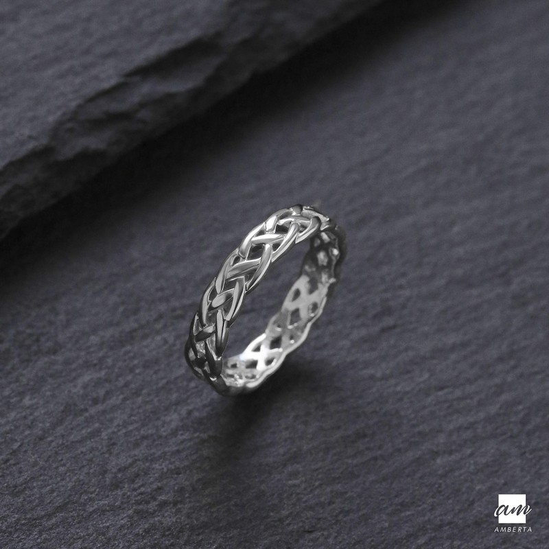 Amberta Women's 925 Sterling Silver Ring Celtic Knot Design Eternity