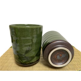 j-pure hitomi Japanese Traditional Ceramic Yunomi Tea cup Set, H4.0 x3.11 Inches in diameter, 10.8 Fluid Ounces, Mino Ware, Reed Motif Design Mashiko for Hot Green Tea, Set of 2 from Japan (Green)