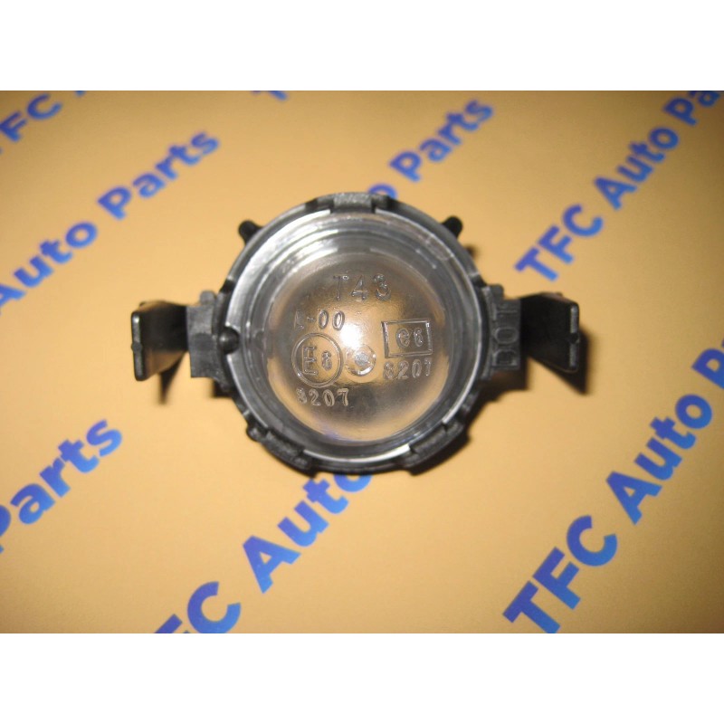 Toyota Pickup Truck 4Runner Rear License Plate Light Bulb Assembly