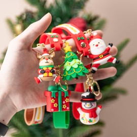 ZukqrymluvIQ 5Pcs 3D Christmas Keychains Santa Claus, Snowman, Christmas Tree Pendants Xmas Keyrings for Party Bag Fillers, Family Gifts, Stocking Fillers, Decorations
