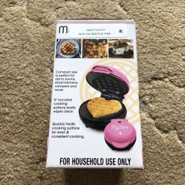 Nostalgia My Mini Heart Waffle Maker Small Bites Big Yums 5” New