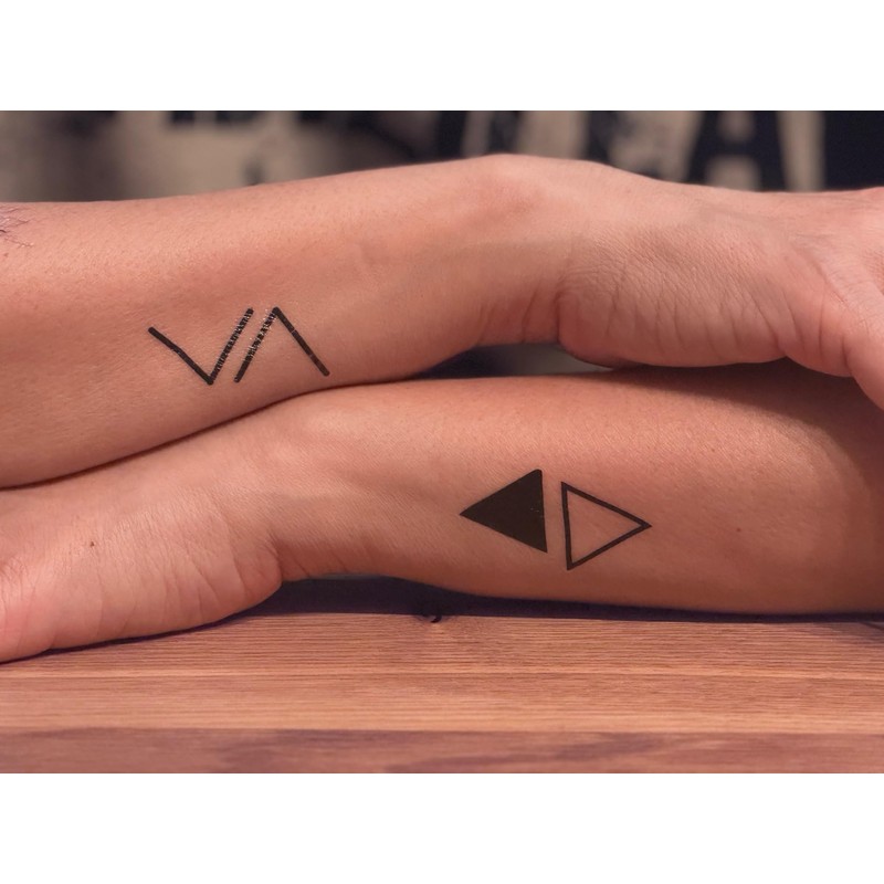 2 Sheets Temporary Triangle Tattoo Bracelet Tattoo Graphic Tattoos No.