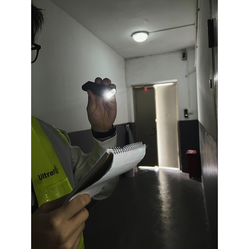 ULTRAFIRE Flat EDC Flashlight with White Light, UV and Red