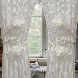 2 Packs Flower Curtain Buckle,Handmade Artificial Flower Curtain Holdbacks Clips,Flexible Curtain Tiebacks Clips Elegant Decorative for Living Room Bedroom(White)