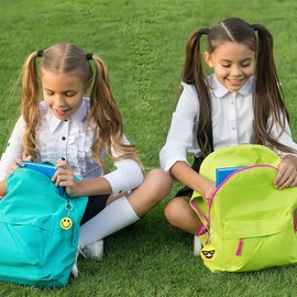 OQKAHIV 10 Mini Emoji Keyrings as Bag and Pendant Party Bags | 10 Different Emoticon Patterns as Party Decorations | Gift and Favour for Birthdays and More