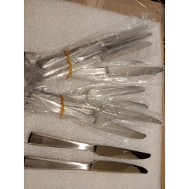 Mikasa ESSEX SATIN Stainless 18/0 Satin Handle NEW Silverware Dinner Knife 4/lot