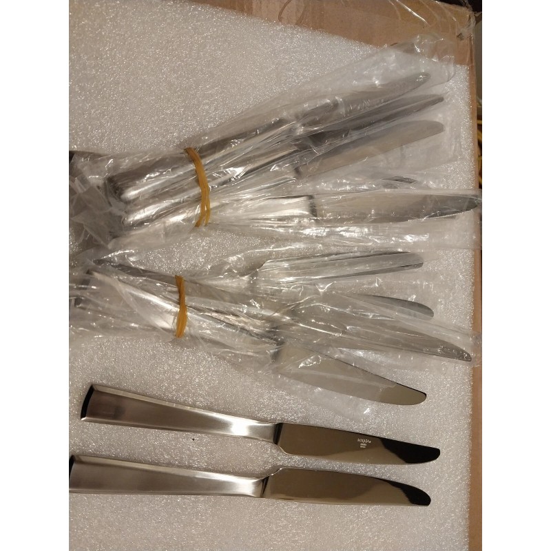 Mikasa ESSEX SATIN Stainless 18/0 Satin Handle NEW Silverware Dinner