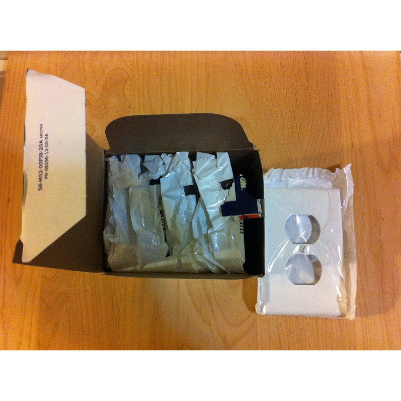 Leviton PJ8-WM 1-Gang Duplex Device Receptacle Wallplate, Midway Size, Thermoplastic