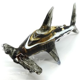 Sansukjai - cifras en miniatura de tiburón de animales soplados a mano, color negro y amarillo