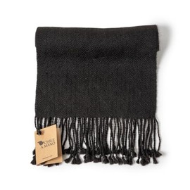 CHILE A MANO: 100% Alpaca (Vicugna pacos) Wool Scarf - Warmth and Style Combined (Black)