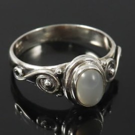 JEWELSTREZORO Weißer Mondstein Edelstein Bandring Männer & Frauen Bandring Bandring 925 Sterling Silber Bandring Geschenkartikel Handarbeit TSR192L_72 (22.9)