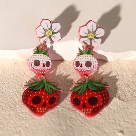 Funny Acrylic Strawberry Earrings Horrable Halloweeb Fruit Dangle Earrings Skull Vintage Summer Vibe 3D Sweet Strawberry Drop Earrings for Women Cosplay Holiday Jewelry Gifts - Long Style