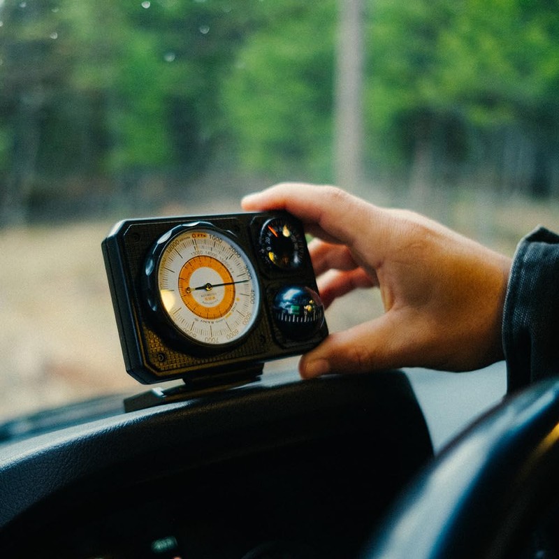 Sun Company Navigat'r 6 - Six-Function Dashboard Instrument for Car