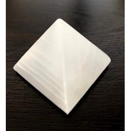 CRYSTALMIRACLE Selenite Pyramid Crystal Healing Reiki, Home Office Feng Shui, Psychic Vaastu Bagua Meditation, Spiritual for Unisex (White, 33 x 52 mm Approx. Weight: 87 g)