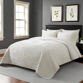 Travan Luxury Velvet Quilt Set Queen Size, Lightweight Velvet Comforter Set, Soft Warm Queen Quilt Bedding Set, Oversized Bedspread Coverlet with 2 Shams for All Season, Cream White