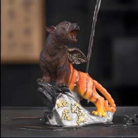 ICHAG Tea Pet Tiger Figurine, Color Changing Chinese Teapet for Desk Decoration, Cute Kungfu Tea Ornament Accessories with Feng Shui Good Luck Charm, for Tea Lover Friends