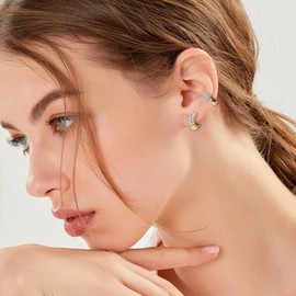 Sonateomber Gold Plated Chunky Pearl Open C Hoop Earrings for Women， Trendy Statement Beaded Lightweight Huggie Earings Wedding Prom Fashion Jewelry Gift.