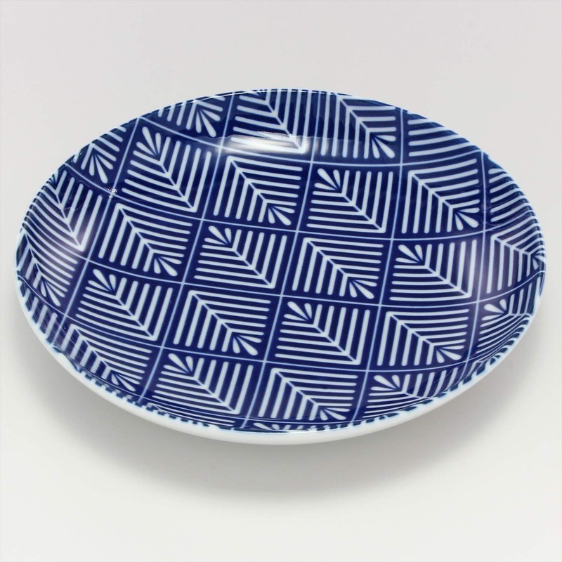 Kowa Pottery Hasamiyaki Japanese Komon Plate, Matsuba, Blue