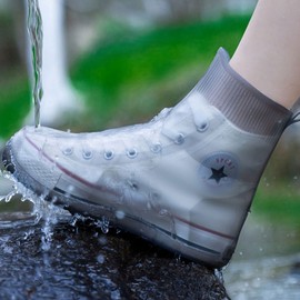 Waterproof silicone cover for sneakers when it rains. Comfortable TPE waterproof shoe cover. Rain shoe cover. Easy to carry on and off for all shoes like rain boots. Rain shoe cover (white L) 2ea
