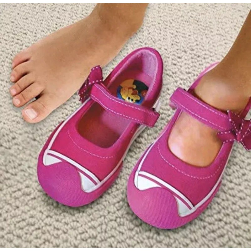 Mom Invented Clues-for Learning Left & Right Shoes