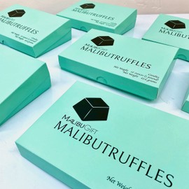 1 lb fancy candy box of gourmet Sea Salt Caramels. Each candy is hand dipped in Dark Chocolate an topped with Sea Salt. A chewy, smooth, and creamy gourmet Caramel candy treat to enjoy or gift