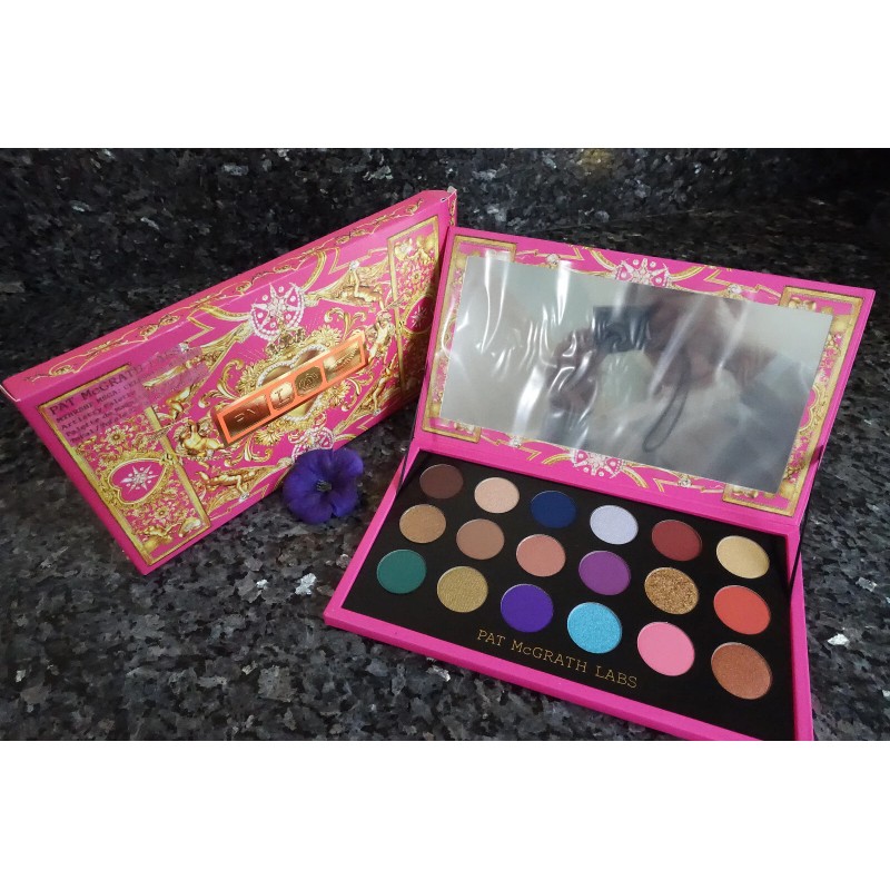 Pat McGrath labs c MTHRSHP mega celestial nirvana eye shadow