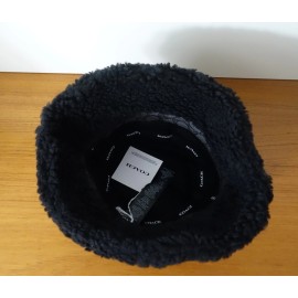 COACH SHERPA BUCKET HAT IN BLACK. NWT