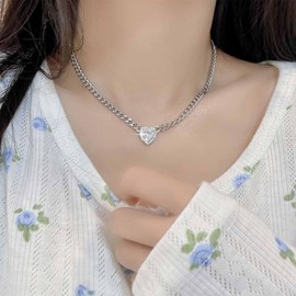 Xmsrn Vintage Crystal Heart Pendant Necklace Rhinestone Heart Necklace Cz Heart Love Choker Necklace Silver Curb Chain Necklace Jewelry for Women and Girls
