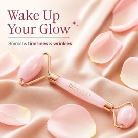 Beauty by Earth Rodillo facial de cuarzo rosa – mejor rodillo facial y herramienta de cuidado de la piel para masaje facial, rodillo de cara de piedra rosa de calidad, ideal para la piel en la cara y el cuello en caja de regalo magnética